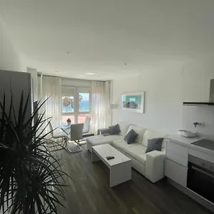 https://na-apartamentos-en-1-linea-de-playa.es-andalucia.com
