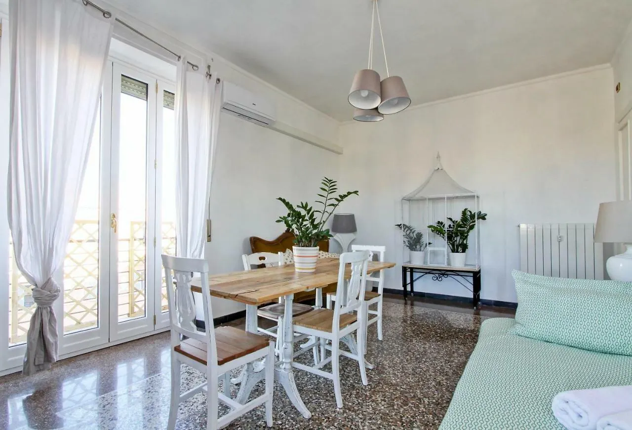 Bigfamilyflats - San Giovanni Basilica Rom 0*,  Italien