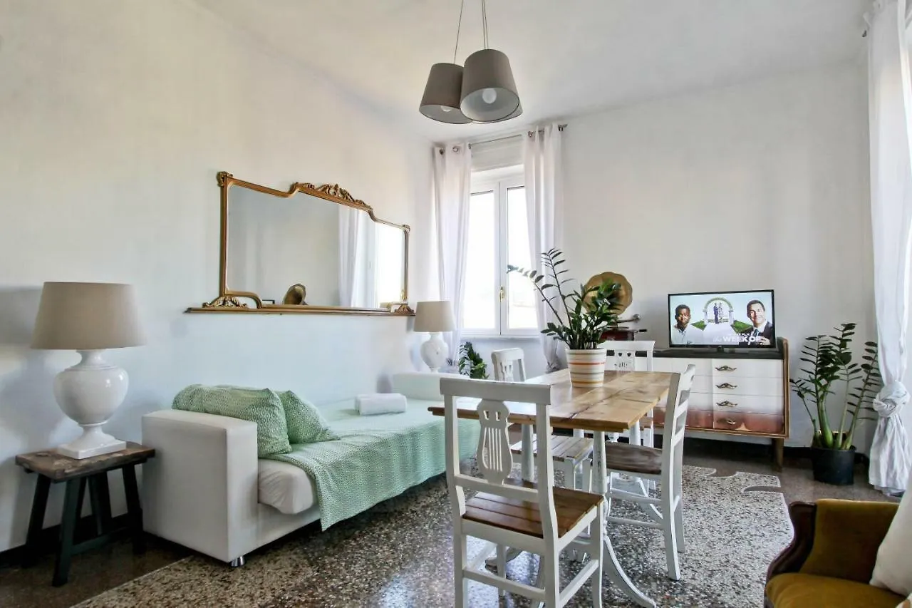 Bigfamilyflats - San Giovanni Basilica Rom 0*,  Italien